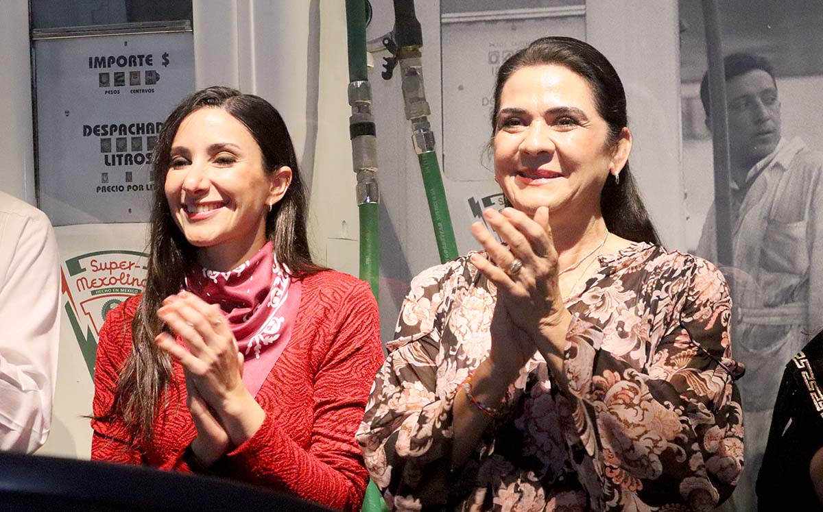 AISHA SUFÉ Y MÓNICA VILLARREAL disfrutando de la inauguración de la exposición en el Museo de la Ciudad Tampico
