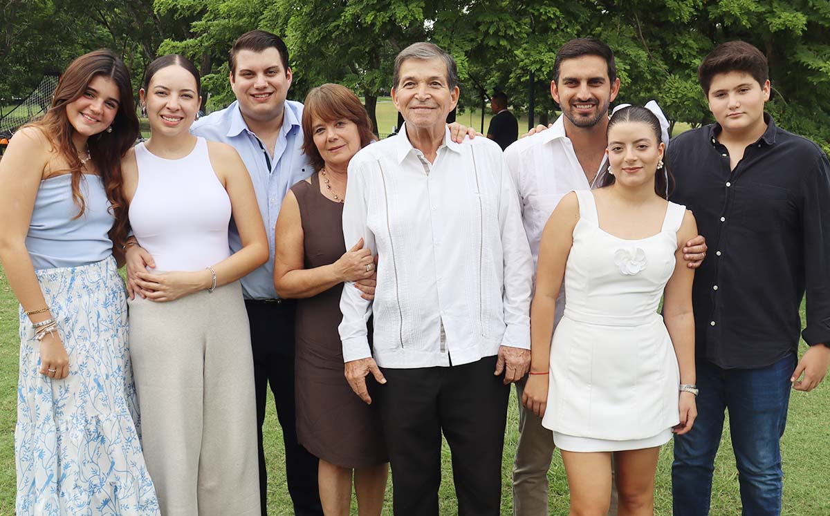 ALE MOHAMAR, BALBINA GUAJARDO, JORGE NAHIM MANZUR, MARITE DE ARAGON, ENRIQUE ARAGÓN, ARMANDO HAGE, TESSY DE HAGE Y LALO MOHAMAR