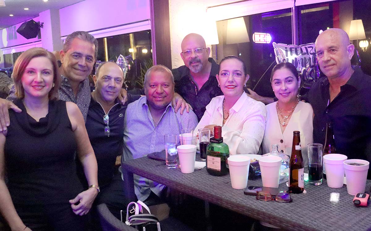 Asistencia disfrutaron de botana y refrescantes bebidas