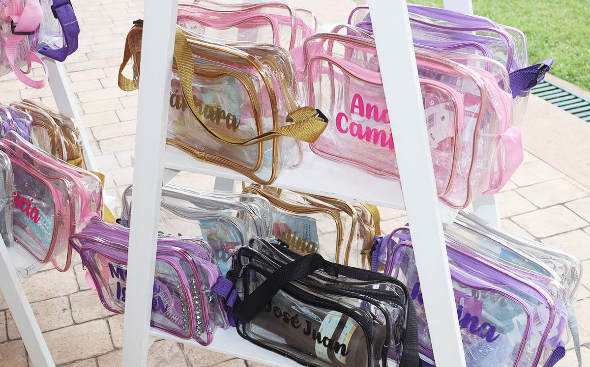 Las niñas recibieron una bolsa personalizada al finalizar el evento