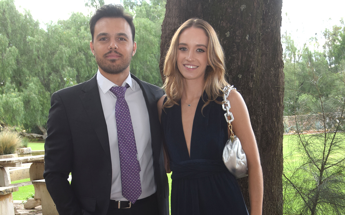 Andrés Velázquez y Alexa Macouzet