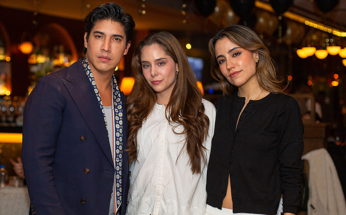 Carlos Espíritu, Valeria Rincón e Ivana Santoyo