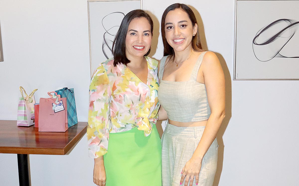 CLAUDIA RIVERA feliz de festejar el cumpleaños de ARANTXA VALDEZ