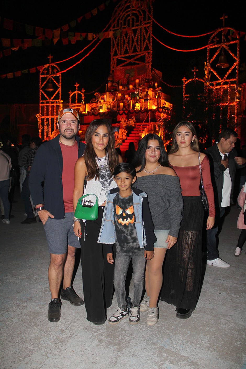 Fabricio Aceves, Mónica Ochoa, Isabella Aceves, Renata Aceves y Álvaro Aceves