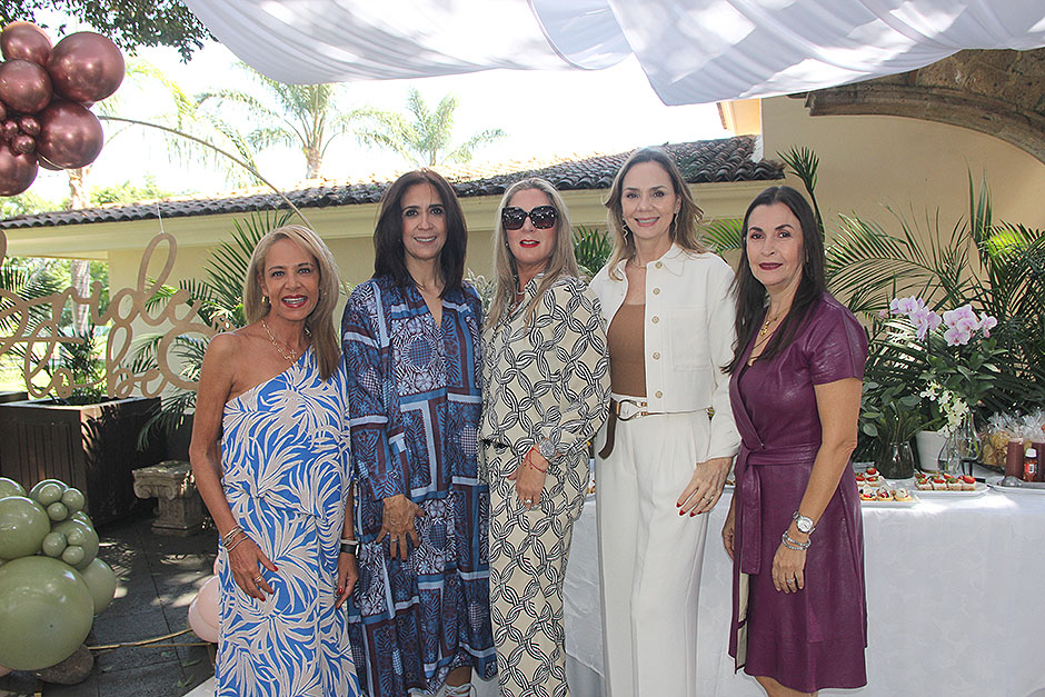 Mari Pi Robinson, Karla Vázquez, Gaby Garza, Cori Fernández y Jana Begoña