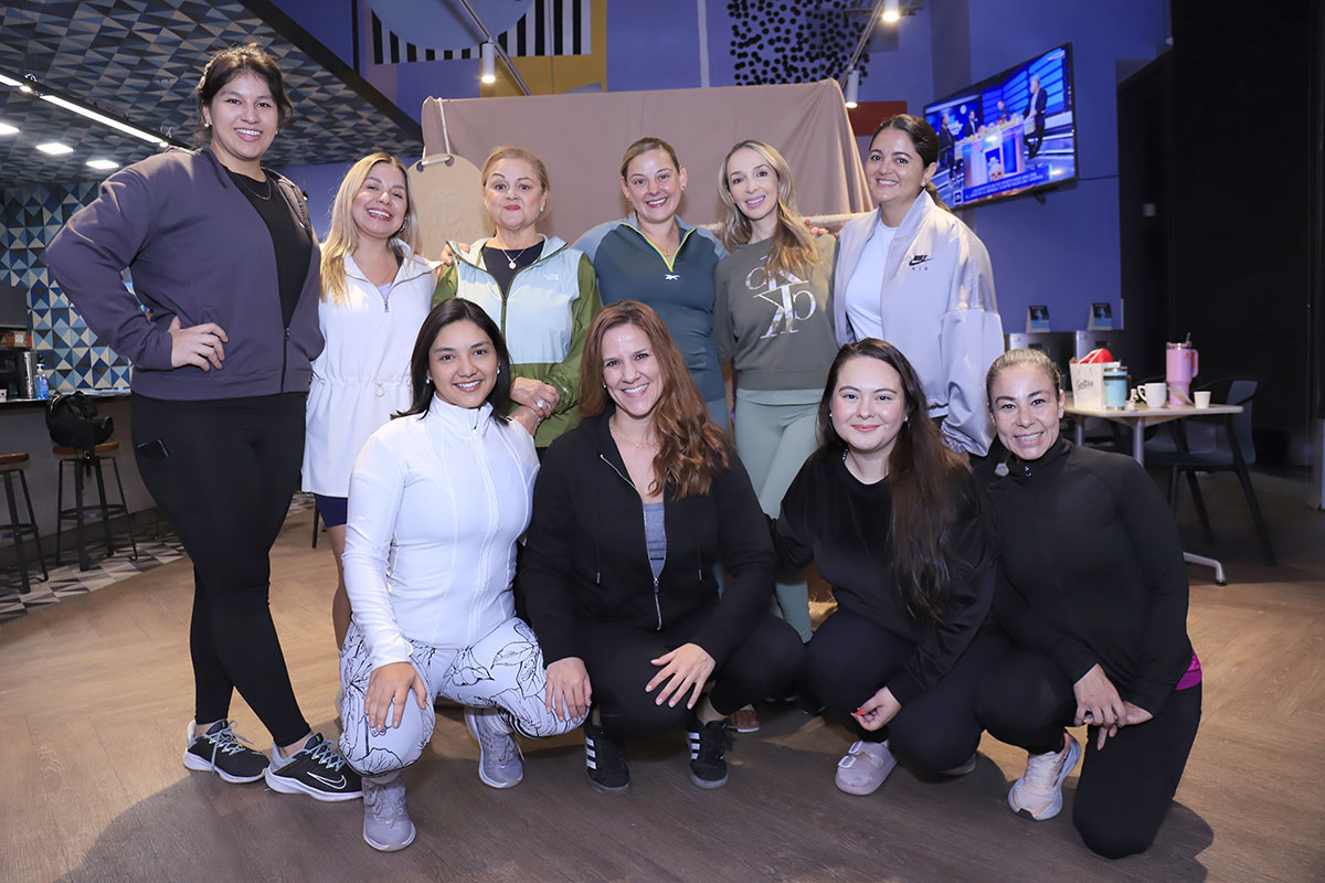 01 Wendy Bernal, Karina Rodríguez, Lulú Poiré, Gina Pérez Poiré, Natalia Treviño, Lis Solis, Mónica Bernal, Pau Becerra, Cristina Michel y Miri