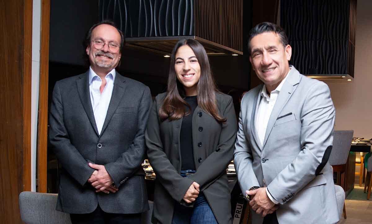 Enrique Glockner, Janine Sfawi y Carlos Amezcua