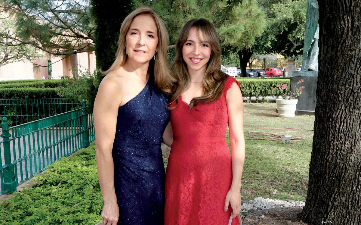 carolina Drexel de Pérez y Priscila Pérez