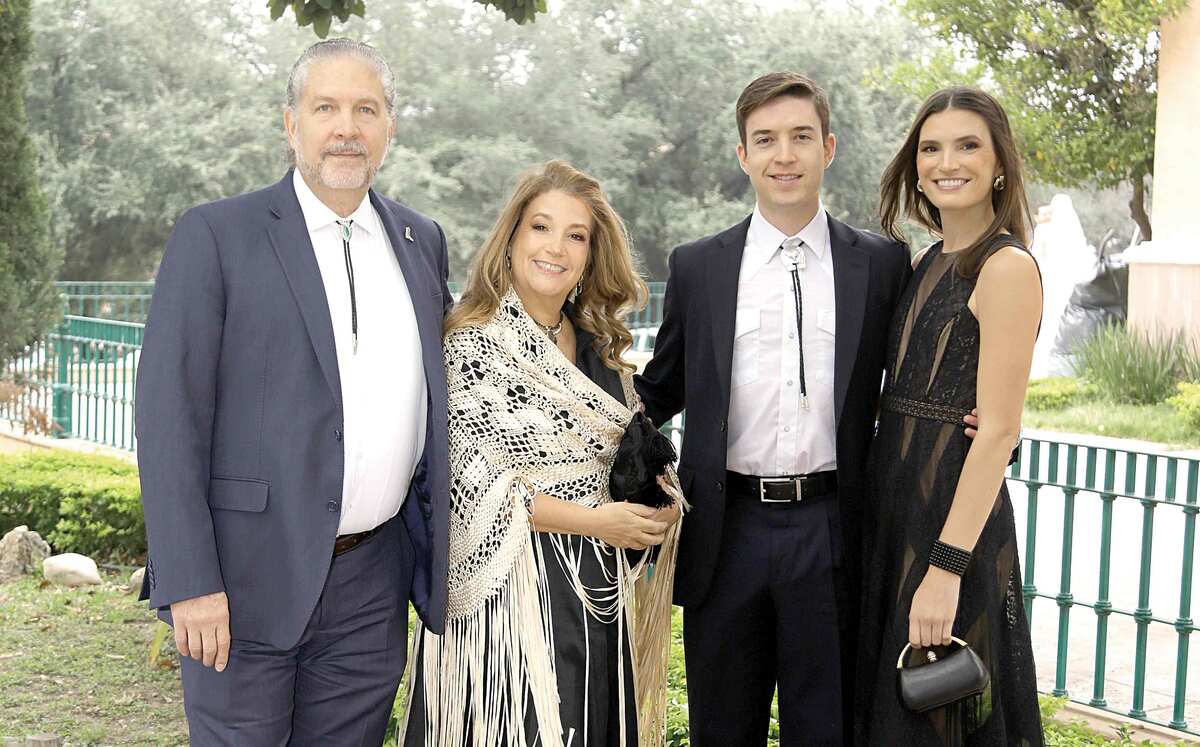 Édgar Warnholtz, Lydia Pérez de Warnholtz, Édgar Warnholtz y Hanna Gray