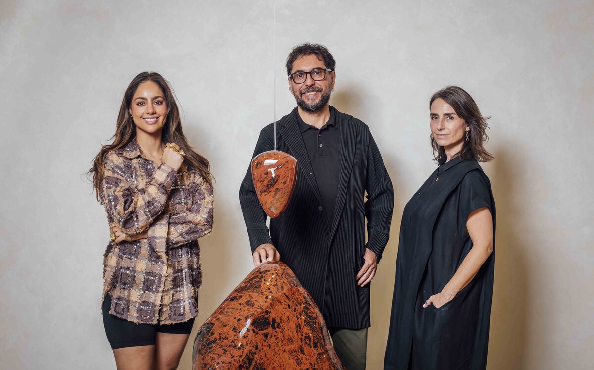 "Todo mi trabajo es muy barroco", nos dice el artista de sus piezas. (Foto: Einar González)