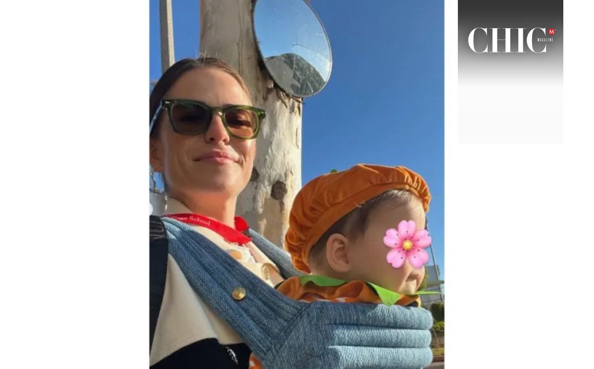 Karla Souza acompañada de su hija vestida de calabaza (Instagram)