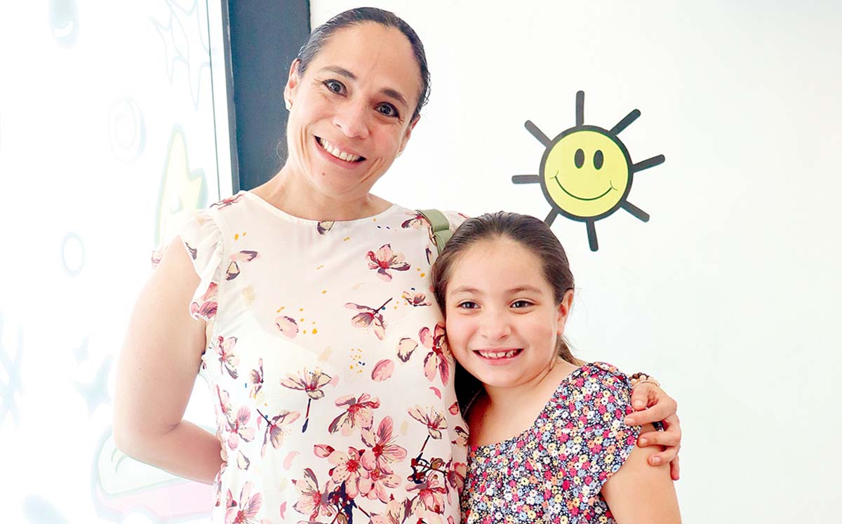 LILI NARVAEZ Y SOFI CRUZ llegaron puntuales a la celebración