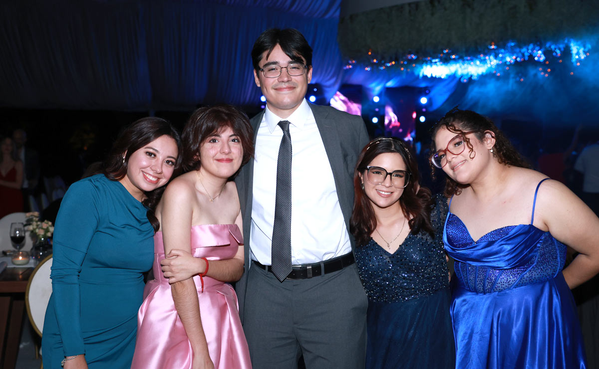 Emma, Evelyn Marcelo, Gabriela y Viviana