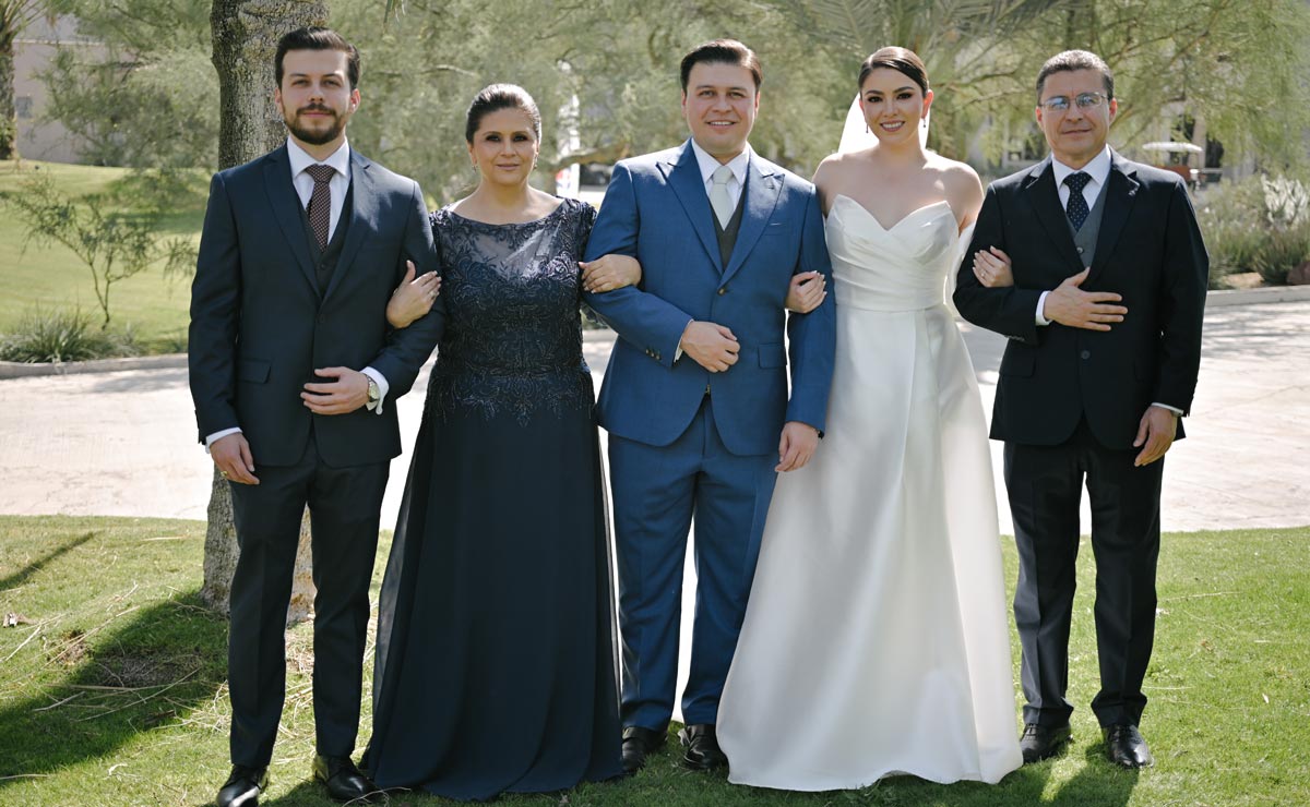 Familia del novio. Rogelio, Hilda Susana, Ray, Natalia y Raymundo