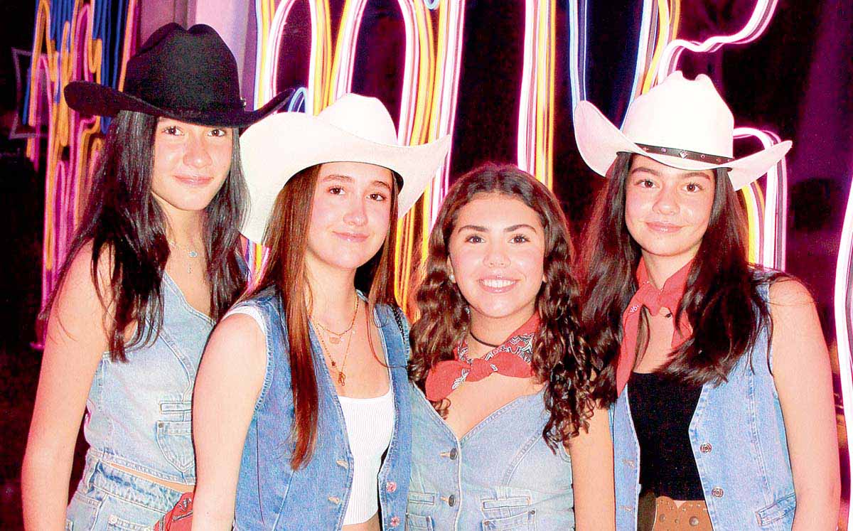 JULIA MORA, REGINA OSEGUERA, ANA PAU FERNÁNDEZ Y FRIDA CASILLAS degustaron de tacos de trompo