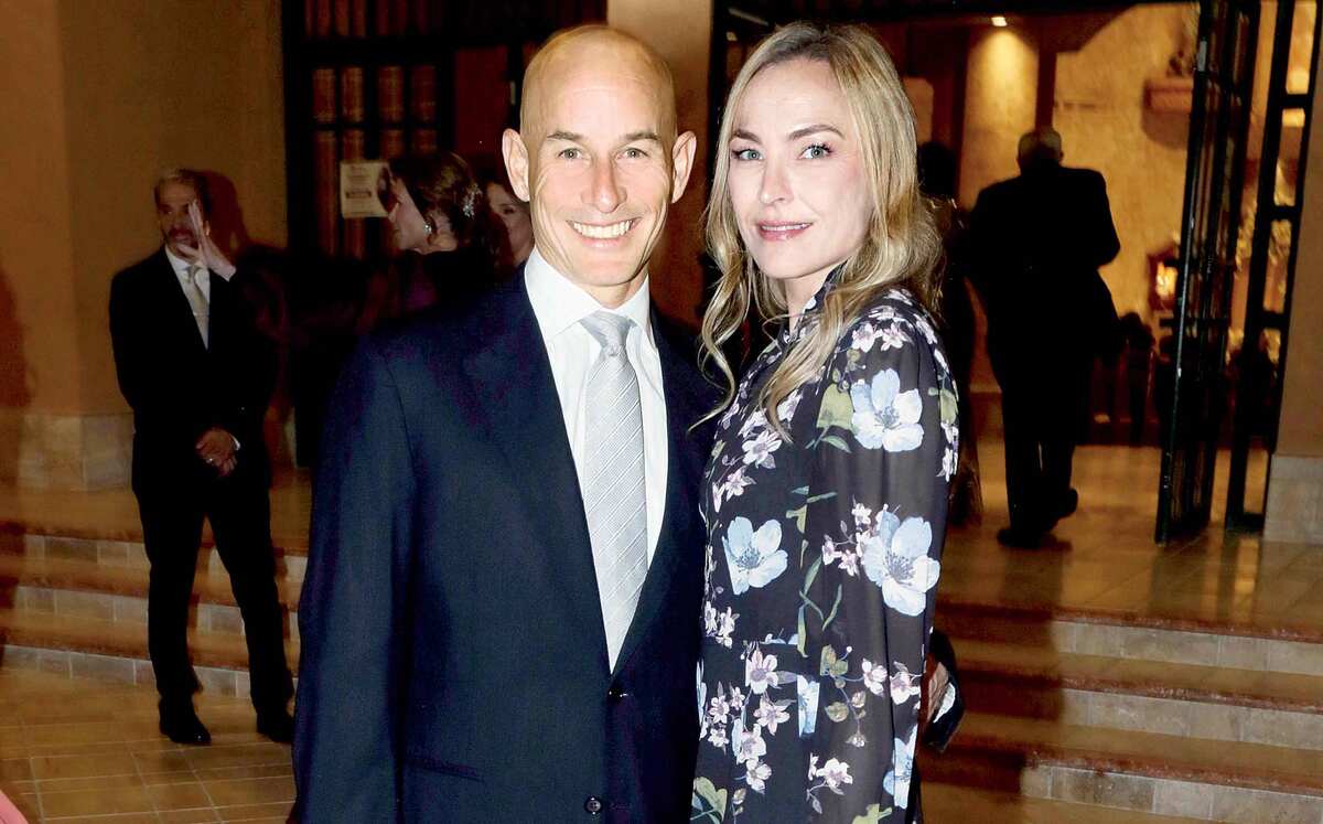 Juan Carlos González y Lizzette Assad de González