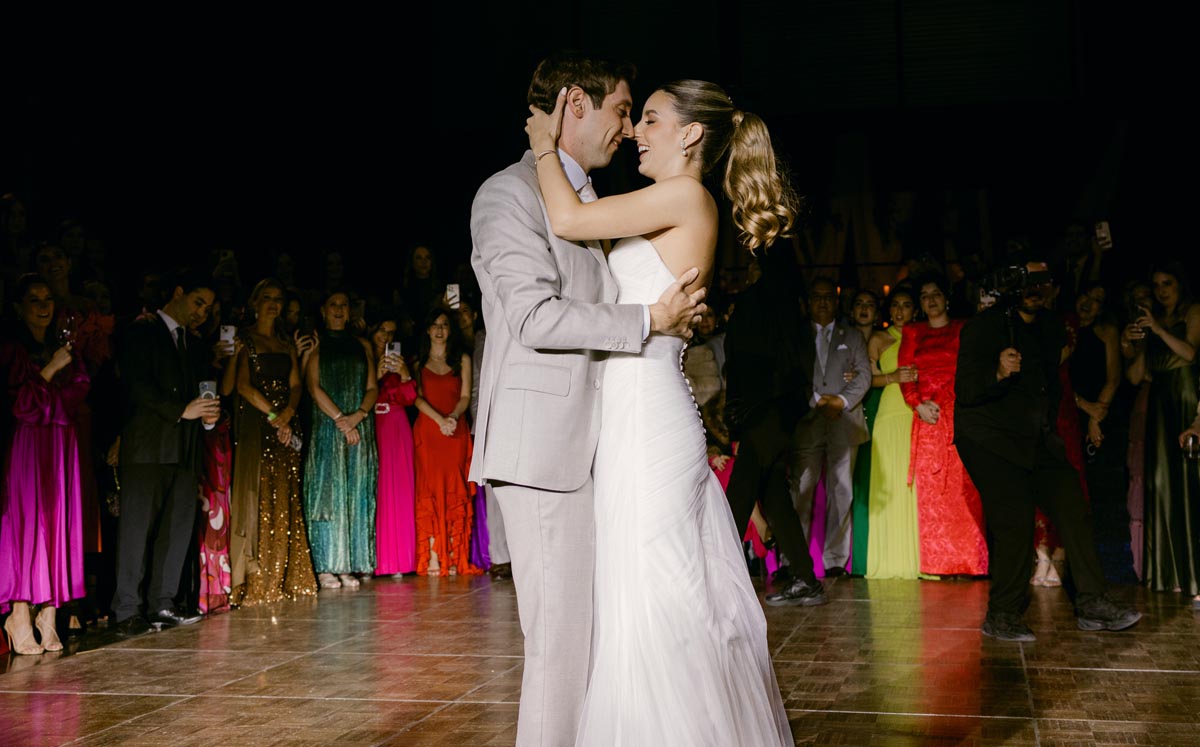 Los novios bailando el vals