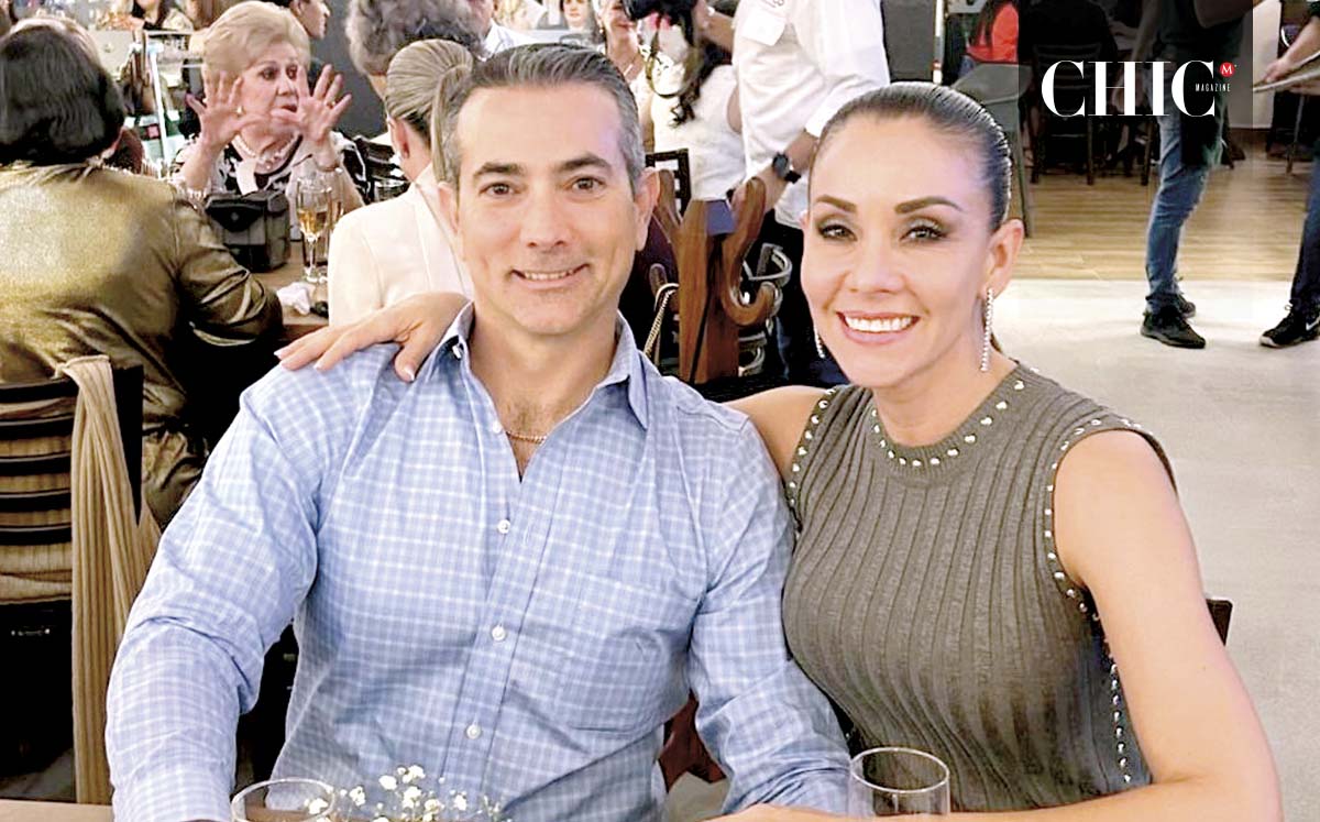 CÉSAR REYES Y GLORIA ALFARO presentes en la inauguración de Café Andrade