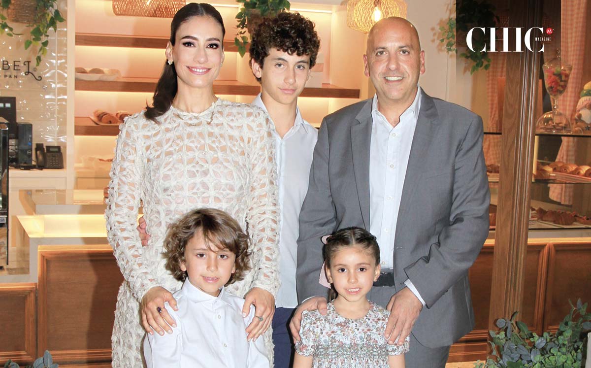 PATRICIA VITE, ANUAR EL KHOURY, JIHAD EL KHOURY, ANDRÉ EL KHOURY Y MARÍA ISABEL EL KHOURY felices por este gran logro