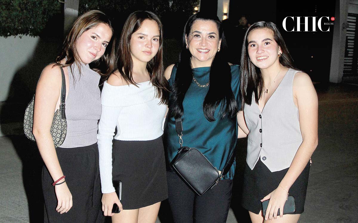 ANA CAROLINA MOLINA, ELISA MOLINA, ANA CRISTINA ÁLVAREZ Y ANA CAMILA RODRÍGUEZ nos regalaron sus mejores sonrisas
