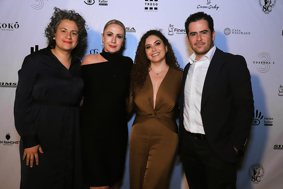 Andrea Santos, Claudia Castro, Karen Ledesma y Diego Novelo