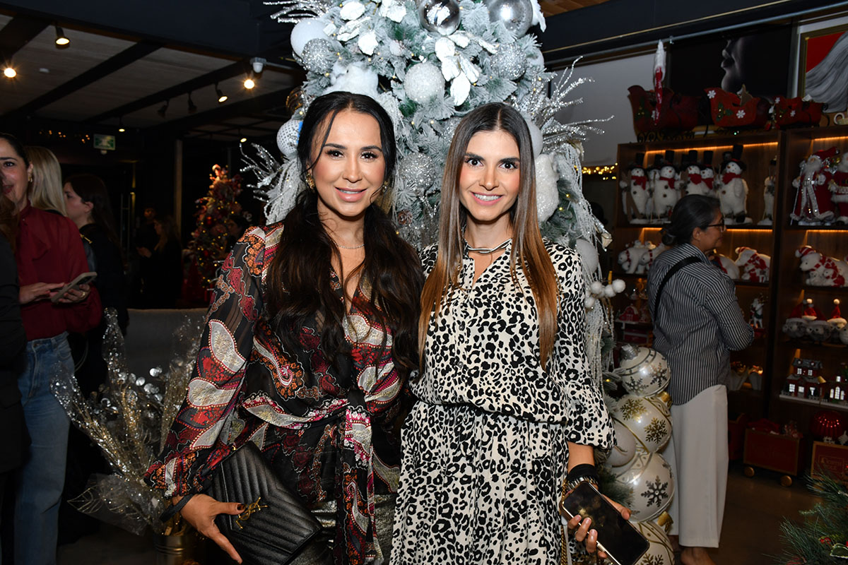 Ángela Hernández y Lily Robles