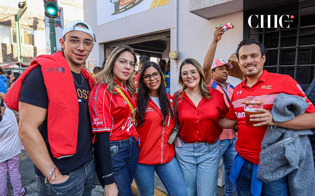 Héctor Mendoza, Karla Mendoza, Sabrina Pérez, Fernanda Pérez y Mauricio Pedraza (Edgar Segura )