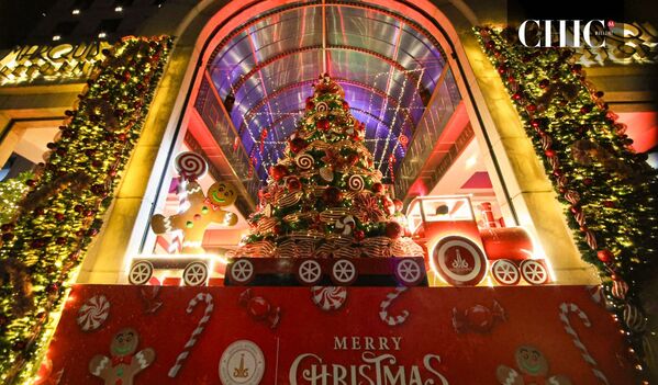 El Hotel Marquis tiene un majestuoso árbol de Navidad (Foto: Cortesía)