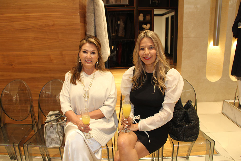 Blanca de Esparragoza y Marisa Preciado.