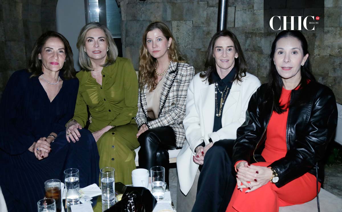 Isabel Runes de Martínez, Belén Llano, Laura Cantú de Montemayor, Martha Treviño de Zambrano y Cristina De León