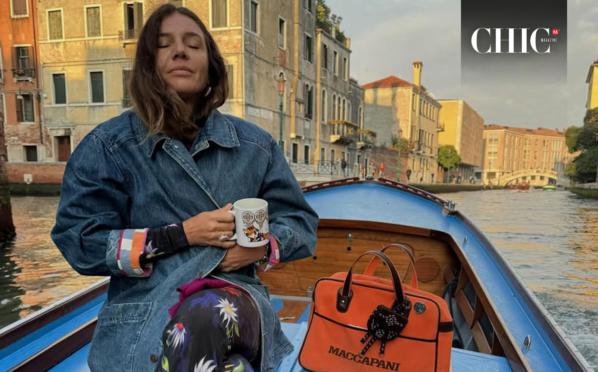 Una bolsa de 'azafata', que evoca a la agencia de viajes Maccapani que su familia tenía, es una pieza central en la marca. (Foto: @mmmargherita)