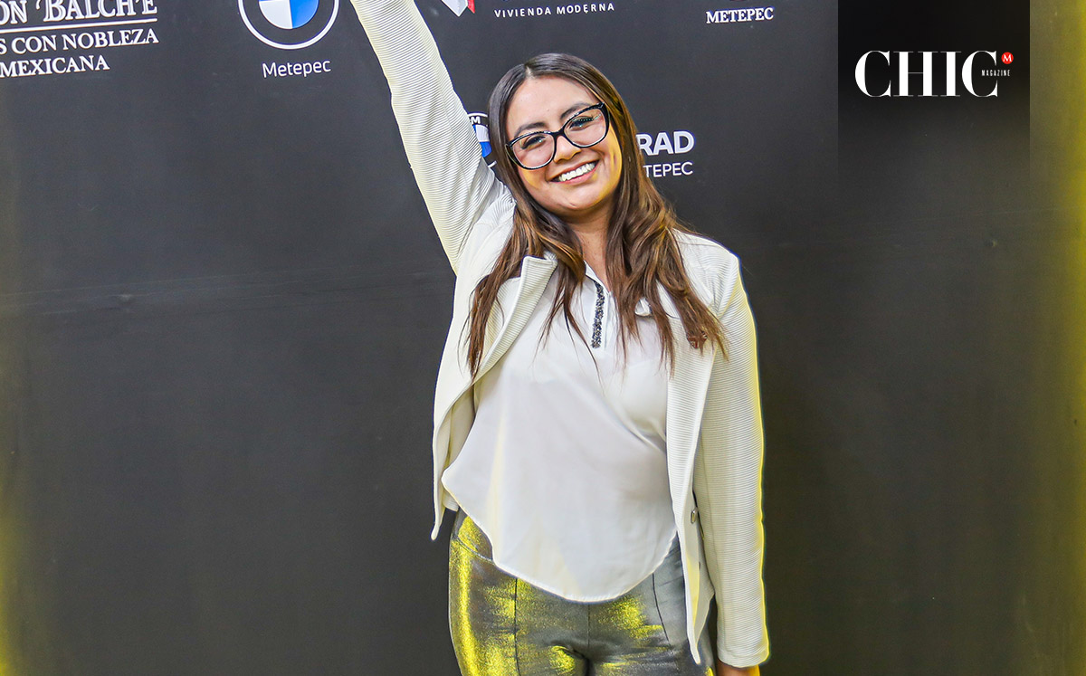 Dafne Jain María Argentina (Edgar Segura / Braulio García)
