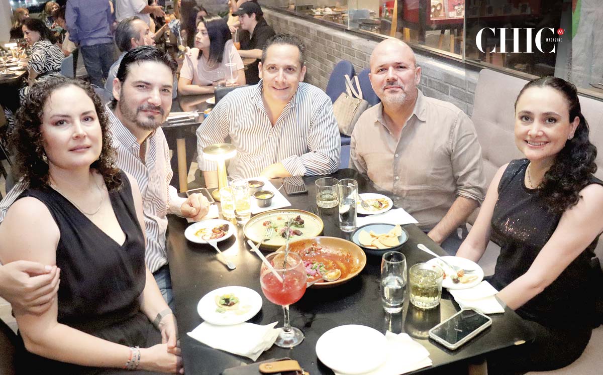 KAREN LATOFSKI, GABRIEL MUÑÓN, JORGE VILA, ADRIÁN LOZANO Y MARÍA ANDREA LLERENA nos regalaron sus mejores sonrisas
