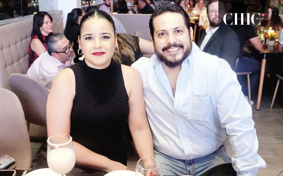 JANET ROSALES Y SHAMIR LOMELIN disfrutaron de música y un menú a la carta