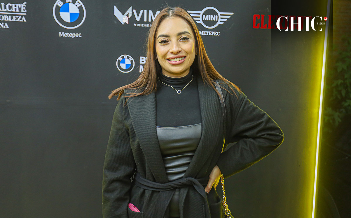 Mariana Martínez María Argentina (Edgar Segura / Braulio García)