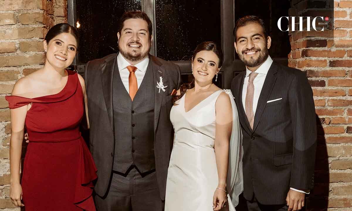 Gabriela Espinoza, los novios y Jesús Domínguez