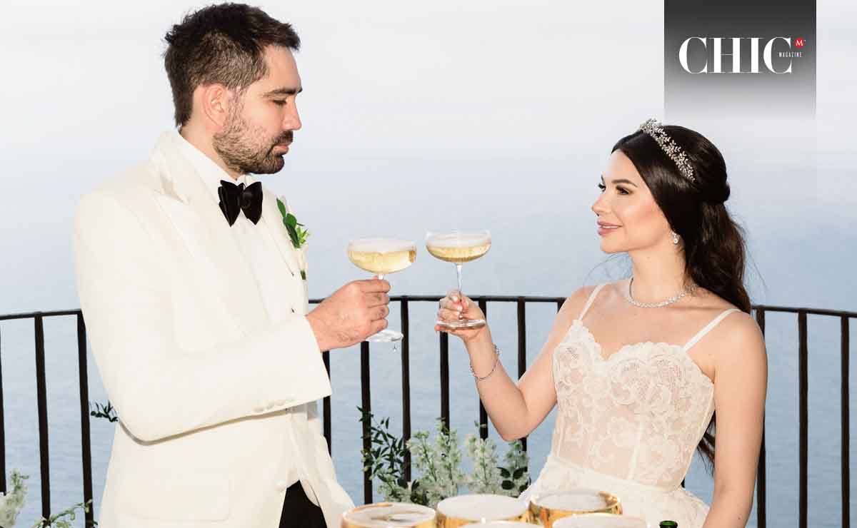 Los novios celebrando con un brindis / Fotos: Cortesía