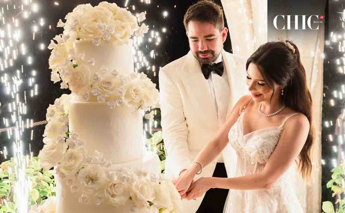 Los novios en el corte de pastel / Fotos: Cortesía