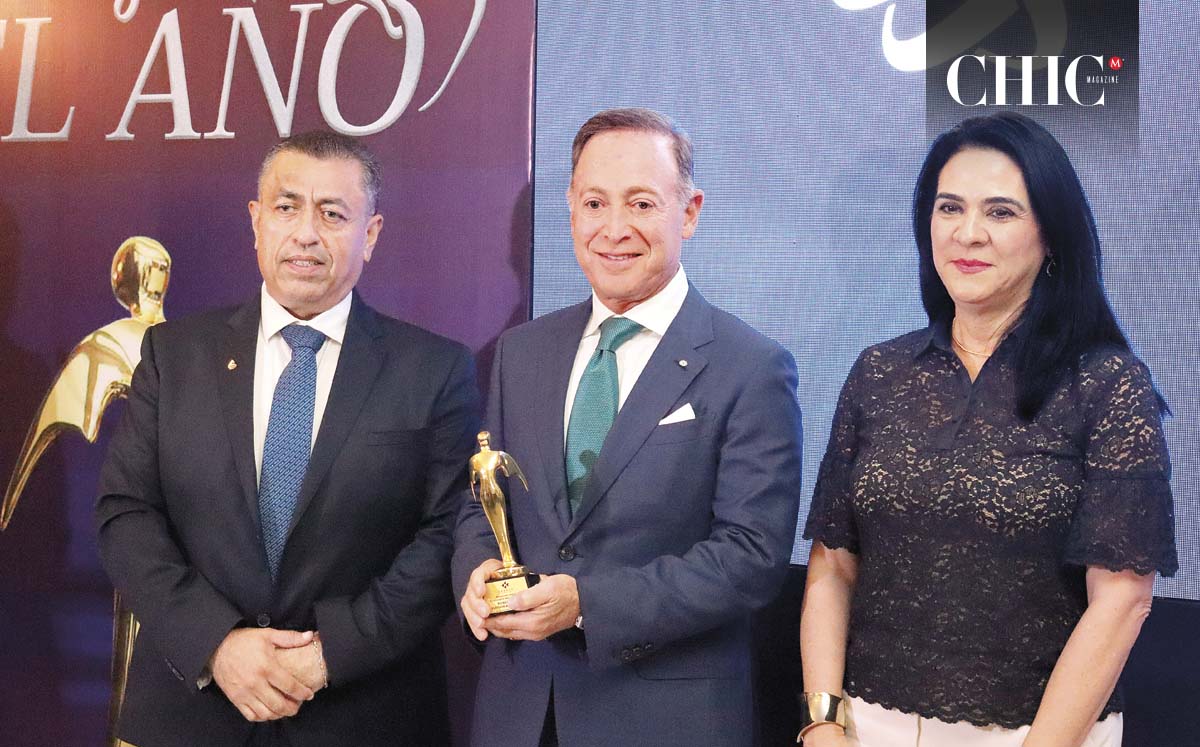 CARLOS MUÑOZ, ROBERT FLEISHMAN, MÓNICA VILLARREAL
