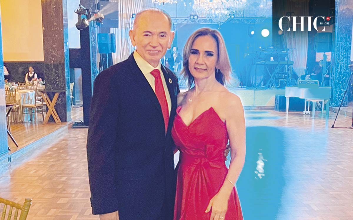 HÉCTOR NUÑEZ Y NORA MEJÍA disfrutaron de las palabras de bienvenida de Juanita Rodríguez