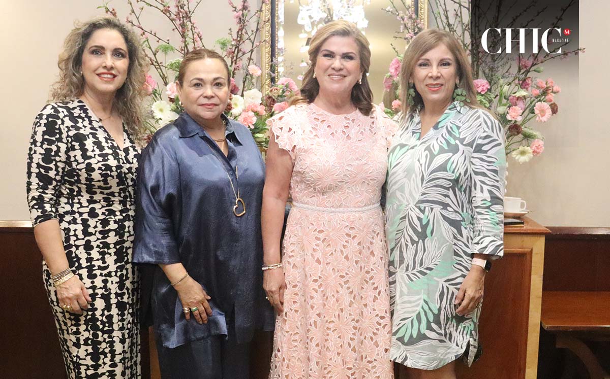 LORENA MIGUEL DE CHAVARRIA, YOBANI HERNANDEZ, ROSSY LLANES Y OLGA VALLADARES felices en el festejo de Mariana Llanes