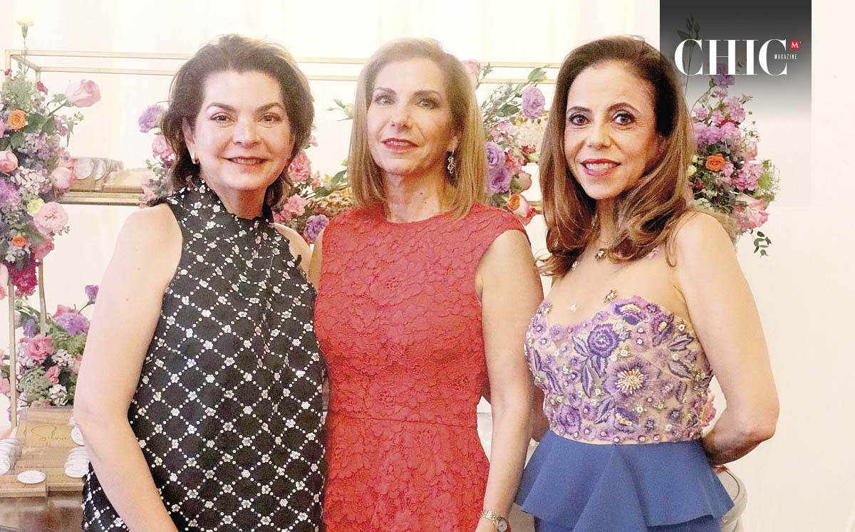 EMILY DE MANZUR, CLAUDETTE MANZUR Y LUCY DE MANZUR nos regalaron sus mejores sonrisas en la despedida de soltera de Gina