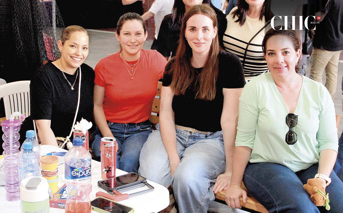 ELENA CRUZ, PATY CRUZ, ERIKA LIMÓN, MONTSERRAT DE ARIAS Y VALERIA DE POZO disfrutaron de una gran variedad de comida, bebidas y juegos mecánicos