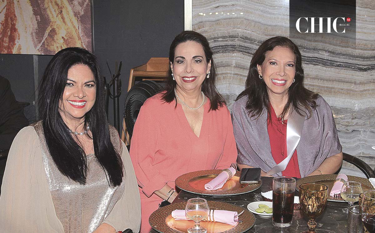 ELSA VÁZQUEZ, BARBARA ILLOLDI Y YOLANDA VALLEJO llegaron con sus mejores outfits al evento