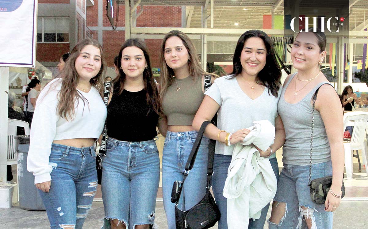 JIMENA CASTILLO, MARU LÓPEZ, EVELYN MANZUR, LUCIANA CASTILLO Y SOFÍA REYES llegaron con sus mejores oufits al festejo