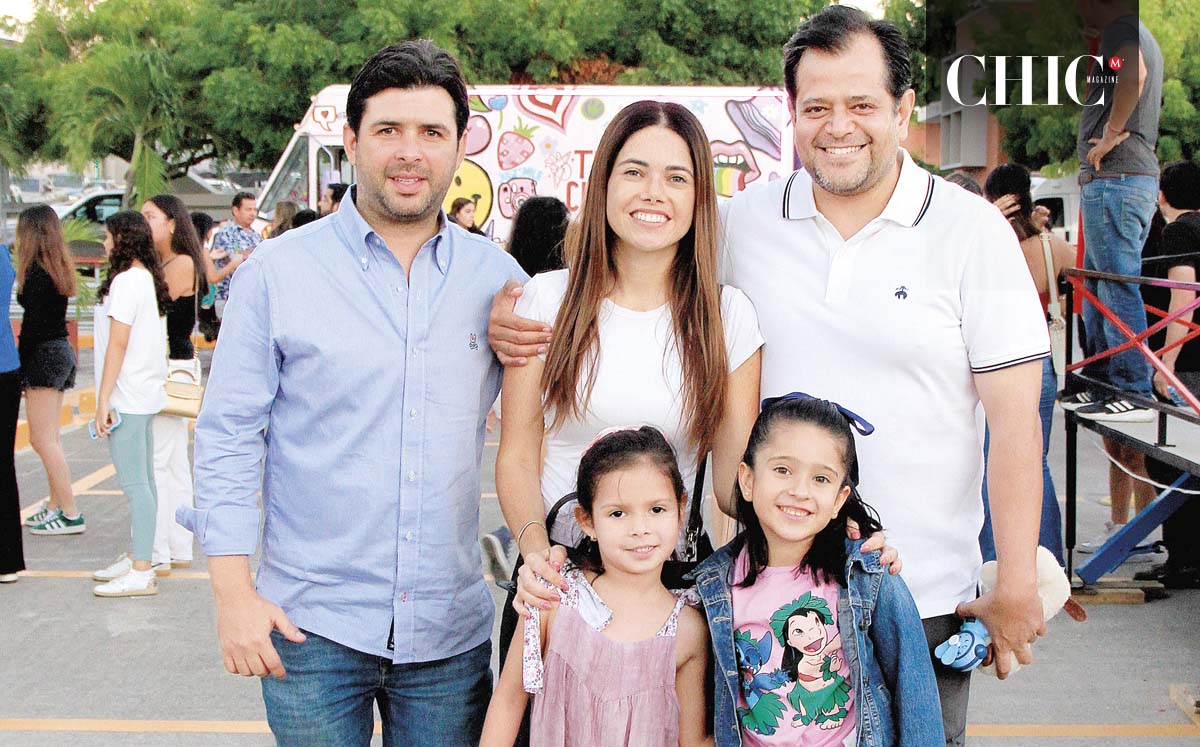 JOSÉ ANDRÉS GARCÍA, REBECA RODRÍGUEZ, ADOLFO TORRES, REBECA TORRES Y MARÍA JOSÉ GARCÍA nos regalaron sus mejores sonrisas en la kermés