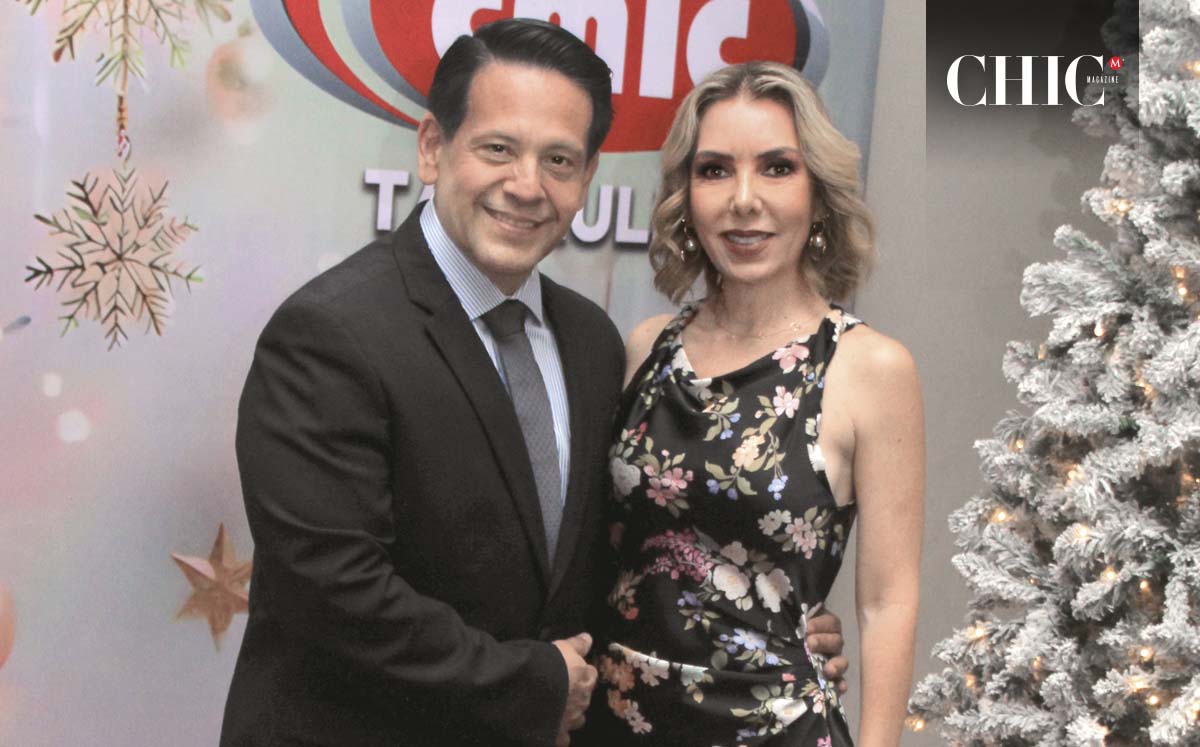 LUIS FERNANDO GONZÁLEZ Y CRISTINA VILLARREAL disfrutaron de strudel de manzana sobre salsa de fresa y un tiramisu con salsa de chocolate