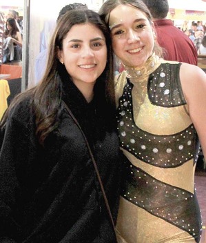 VALENTINA RICARDA GARCÍA junto a VIKA CLEMENTE : "Estuvo increíble, me divertí muchísimo y la comida estaba deli"