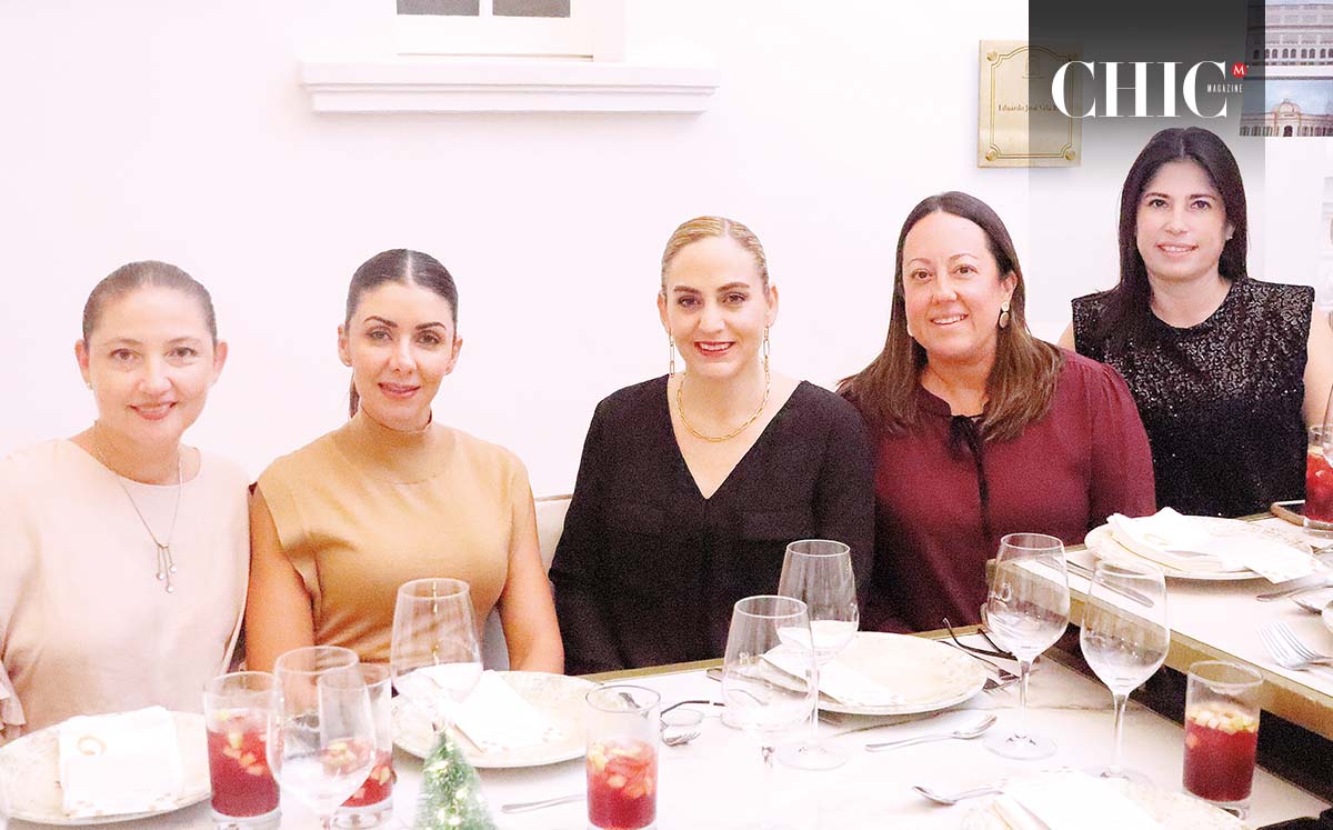 BRENDA DE HOLGUERA, ZAIRA LOYOLA, MARISA GÓMEZ, MARCELA HACES Y MAGALY GARCÍA disfrutaron de un menú preparado por el chef Claudio Loredo