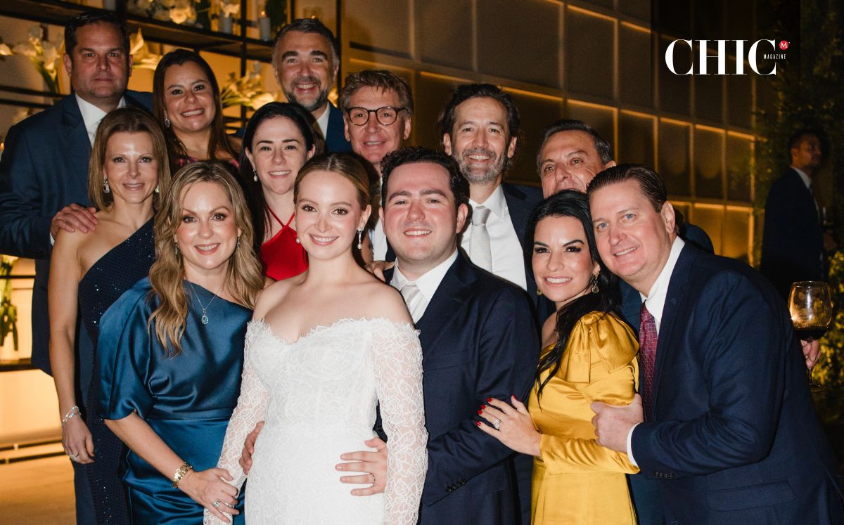 María Amparo y Alejandro junto a sus mejores amigos / Foto: Jesús Ballesteros